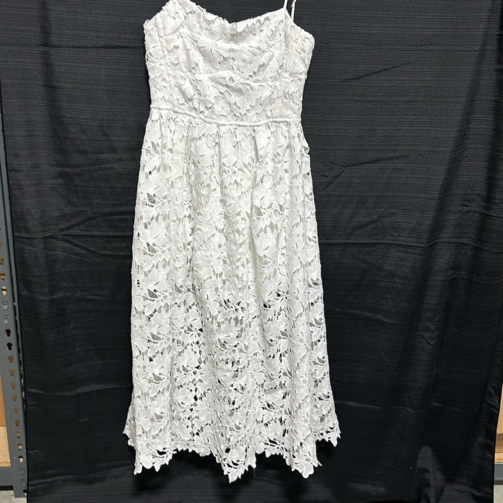 ASTR the label‎ Lace A Line Midi Dress - White / Size M / Box 23-2 - Picture 4 of 9